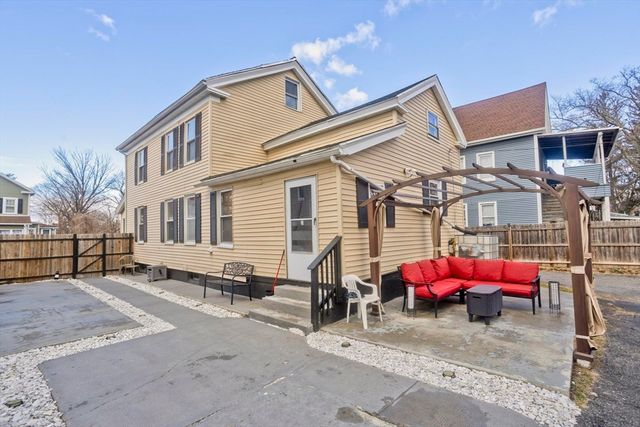 15 Florida St, Springfield, MA 01109