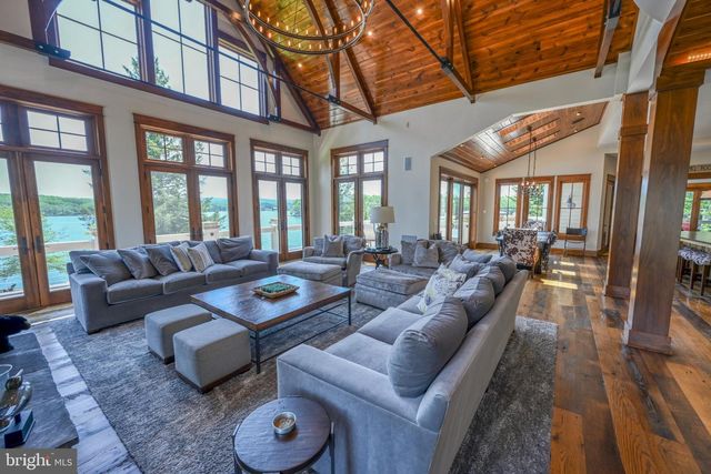 47 HOLY CROSS, Oakland, MD 21550