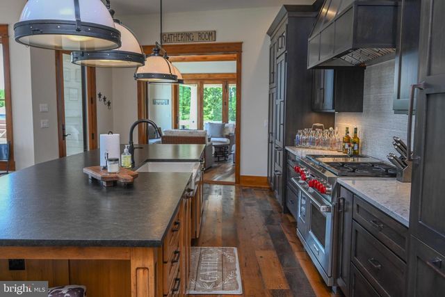 47 HOLY CROSS, Oakland, MD 21550