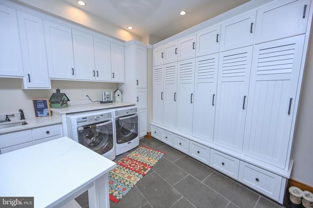 47 HOLY CROSS, Oakland, MD 21550