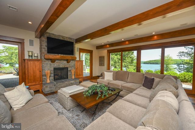 47 HOLY CROSS, Oakland, MD 21550