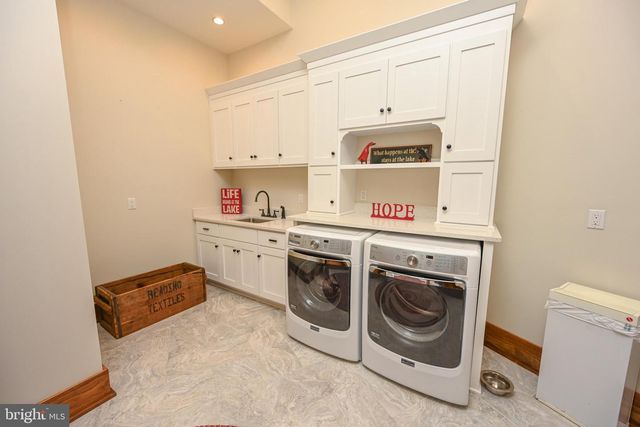 47 HOLY CROSS, Oakland, MD 21550