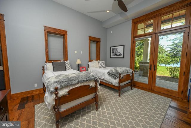 47 HOLY CROSS, Oakland, MD 21550