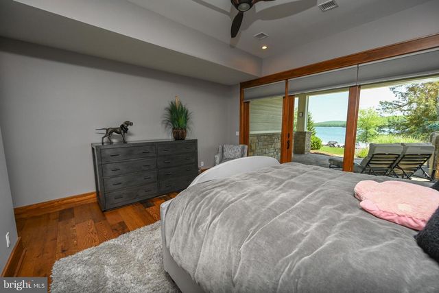 47 HOLY CROSS, Oakland, MD 21550