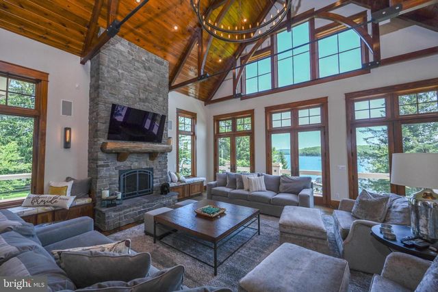 47 HOLY CROSS, Oakland, MD 21550