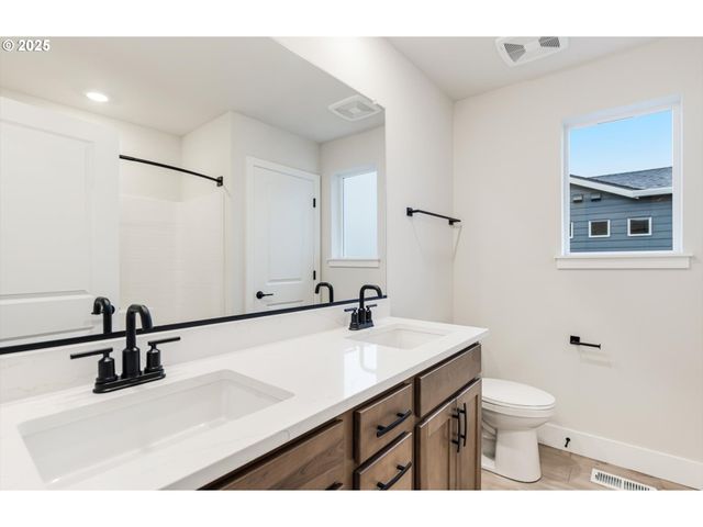 3590 W 4TH St, Washougal, WA 98671
