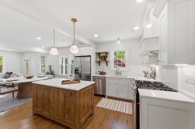 404 Murrell St, Dickson, TN 37055