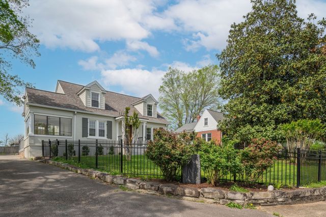 404 Murrell St, Dickson, TN 37055