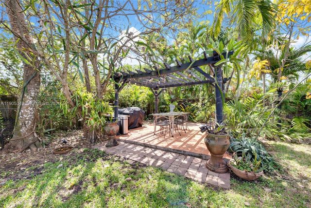 9500 SW 79th Street, Miami, FL 33173