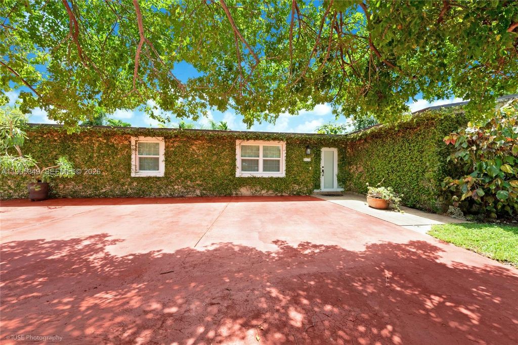 9500 SW 79th Street, Miami, FL 33173