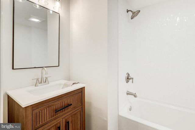 2306 ELIZABETH AVE, Temple, PA 19560