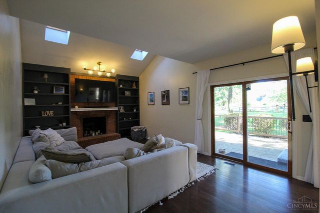 1513 Charleston Lane, Miami Twp, OH 45140