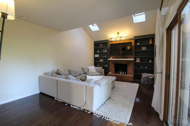 1513 Charleston Lane, Miami Twp, OH 45140