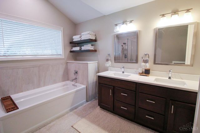 1513 Charleston Lane, Miami Twp, OH 45140