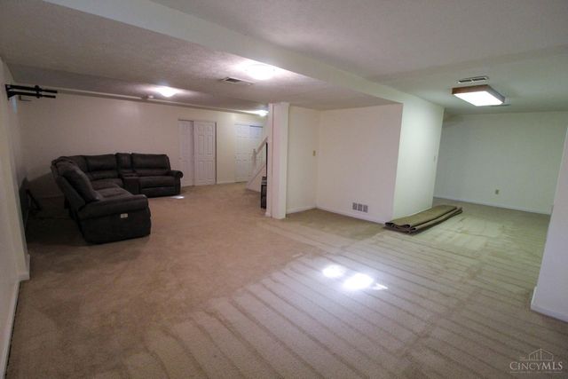 1513 Charleston Lane, Miami Twp, OH 45140