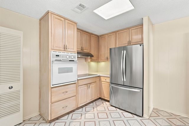 4014 FAWNRIDGE DR, San Antonio, TX 78229