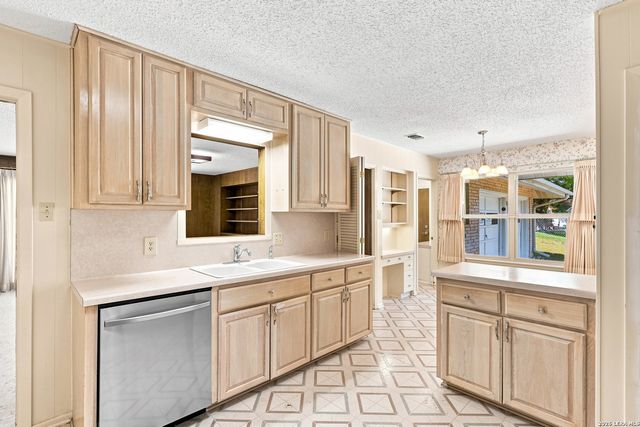 4014 FAWNRIDGE DR, San Antonio, TX 78229