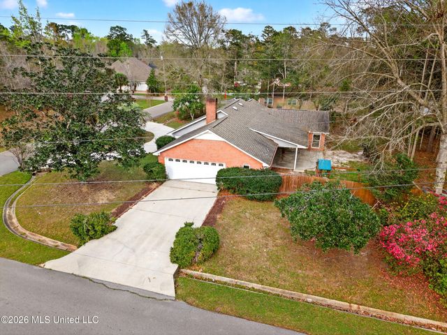 8359 Makiki Drive, Diamondhead, MS 39525