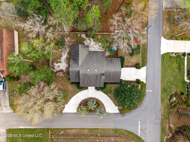 8359 Makiki Drive, Diamondhead, MS 39525