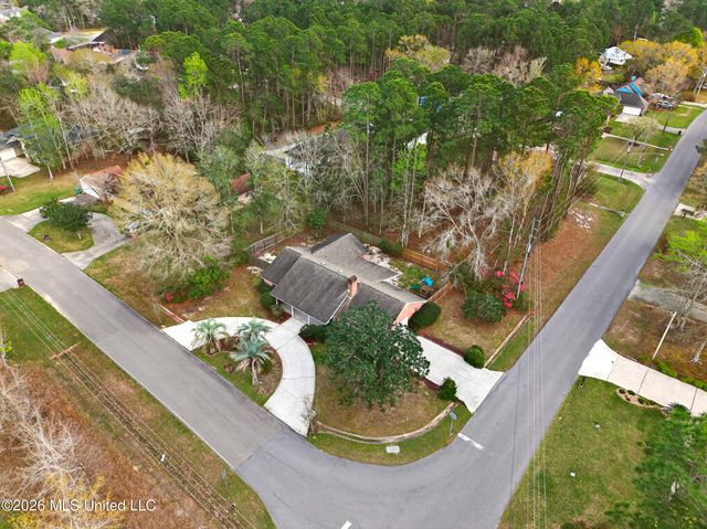 8359 Makiki Drive, Diamondhead, MS 39525