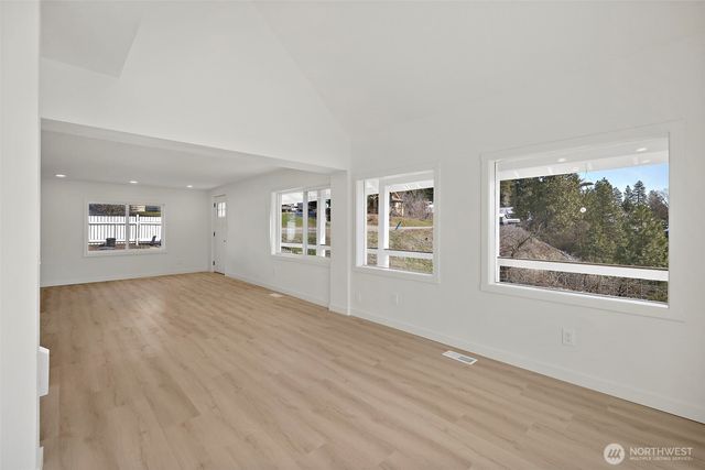 205 W 5th Street, Cle Elum, WA 98922