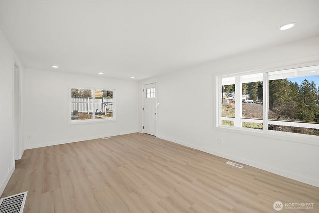 205 W 5th Street, Cle Elum, WA 98922