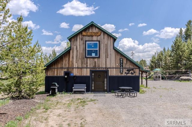 4460 Sawtelle Circle, Island Park, ID 83429