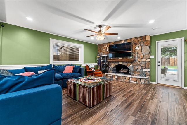 117 Chiltipin Dr, Portland, TX 78374