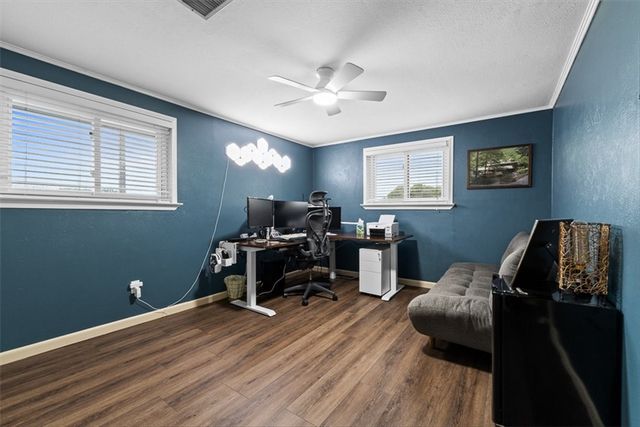 117 Chiltipin Dr, Portland, TX 78374
