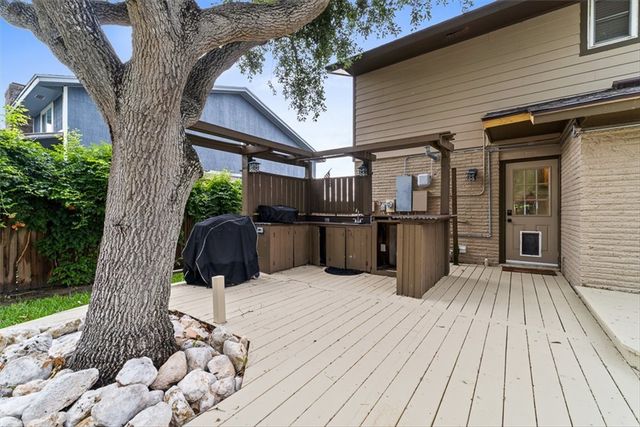 117 Chiltipin Dr, Portland, TX 78374