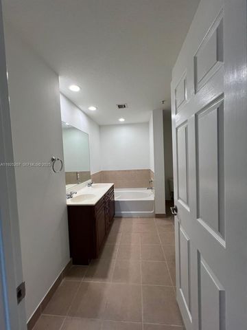 22 SW 6th Ct 22, Pompano Beach, FL 33060