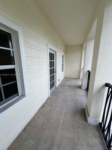 22 SW 6th Ct 22, Pompano Beach, FL 33060