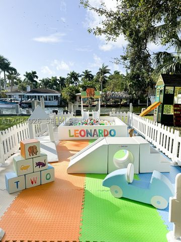 8554 NW 61st St, Miami, FL 33166
