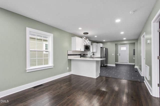 1615 Preston Street, Burlington, NC 27217