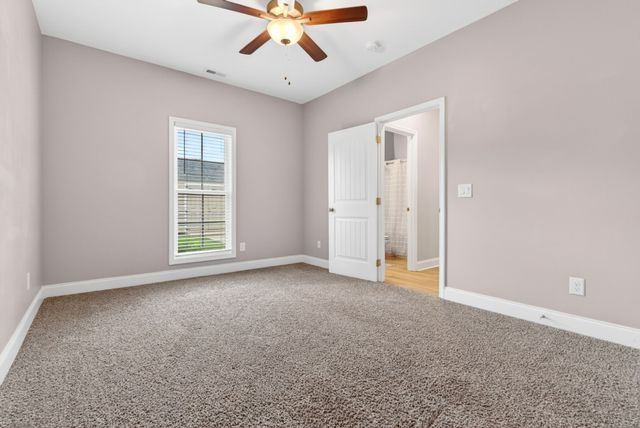 925 Burley Barn Rd, Clarksville, TN 37042