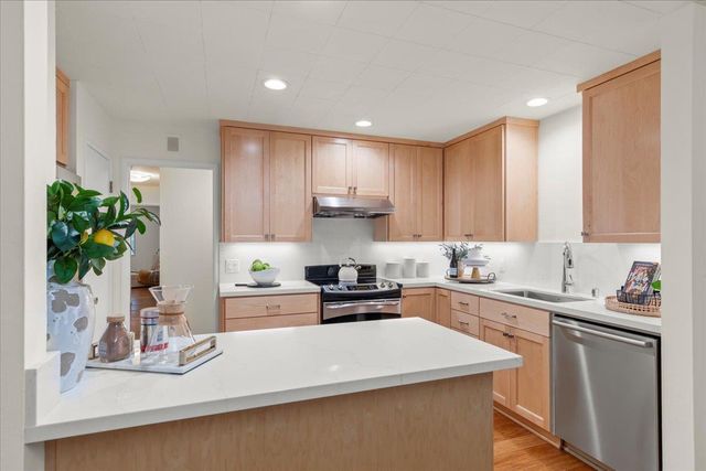 600 Pennsylvania Avenue 10, Los Gatos, CA 95030