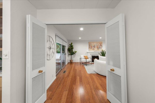 600 Pennsylvania Avenue 10, Los Gatos, CA 95030