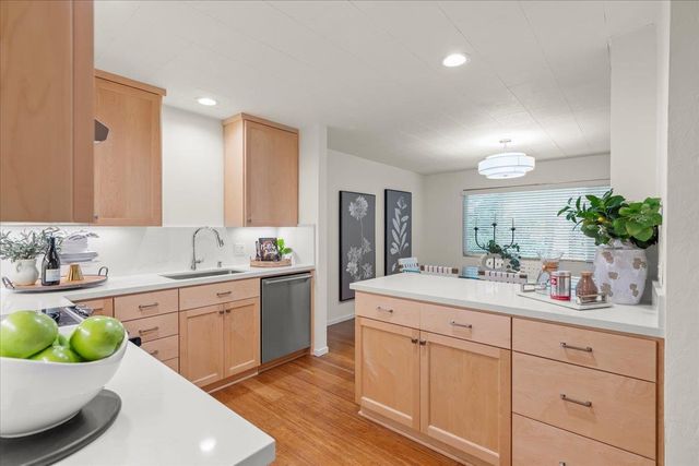 600 Pennsylvania Avenue 10, Los Gatos, CA 95030