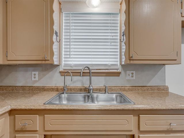 919 SW 3rd Street, Moore, OK 73160