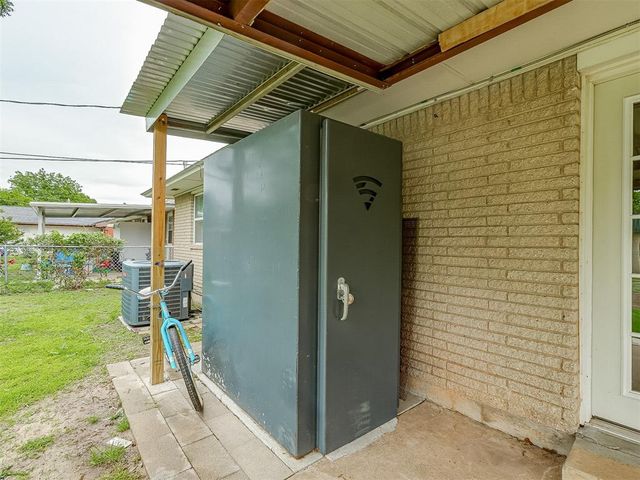 919 SW 3rd Street, Moore, OK 73160