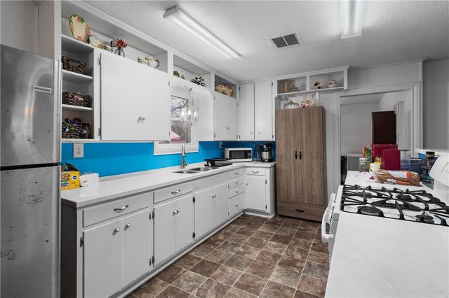 4005 Cobbs Drive, Waco, TX 76708