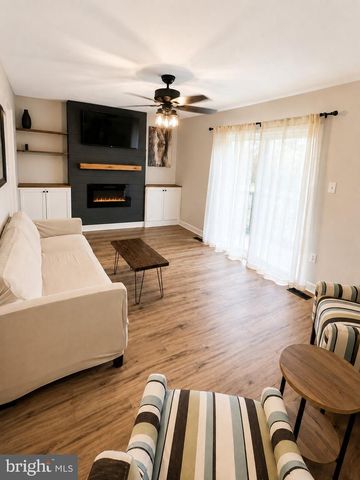 1850 HAWK, Severn, MD 21144