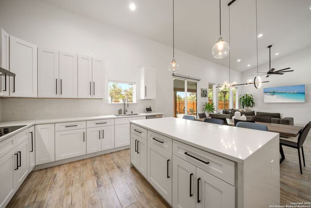 2114 Village, San Antonio, TX 78251