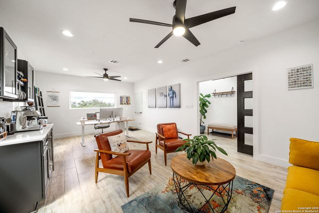 2114 Village, San Antonio, TX 78251