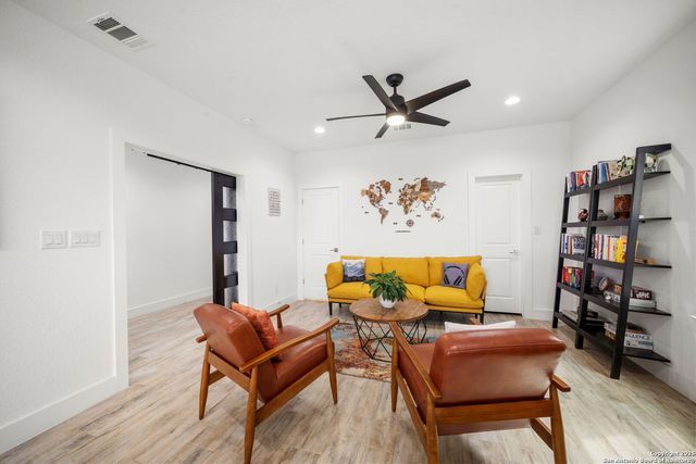2114 Village, San Antonio, TX 78251