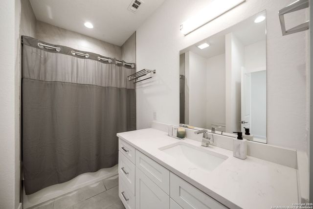 2114 Village, San Antonio, TX 78251