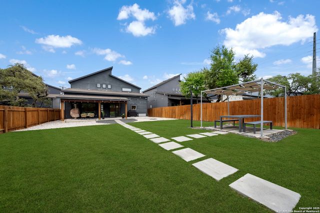 2114 Village, San Antonio, TX 78251