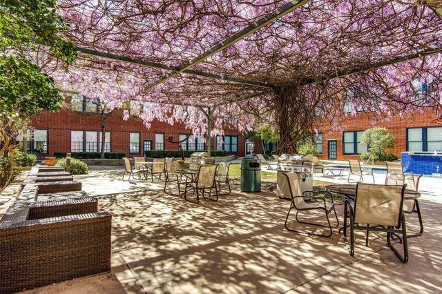 2502 Live Oak Street 116, Dallas, TX 75204