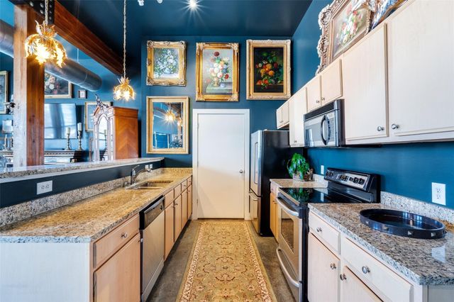 2502 Live Oak Street 116, Dallas, TX 75204