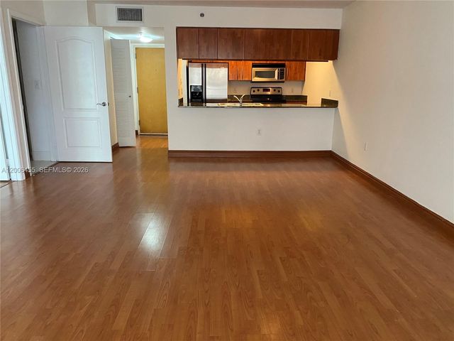 1200 Brickell Bay Dr 1914, Miami, FL 33131